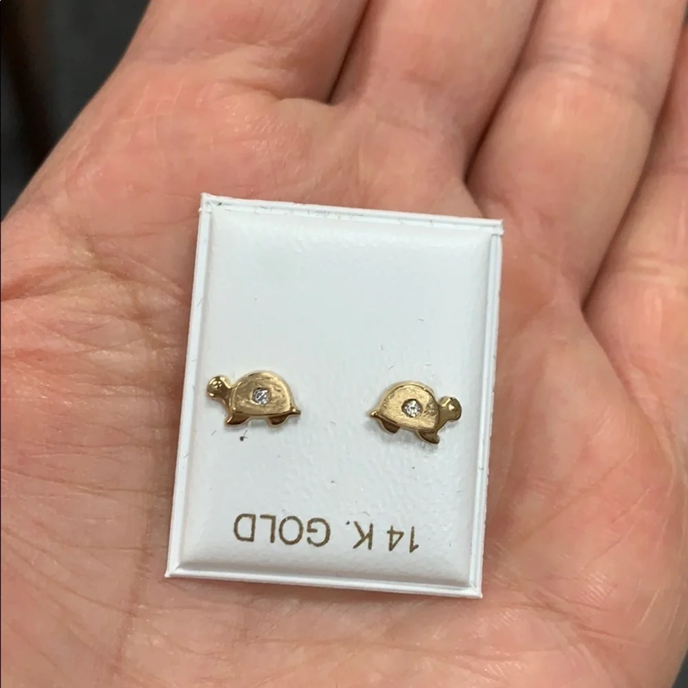 14K Yellow Gold 8mm Turtle Stud CZ Earrings